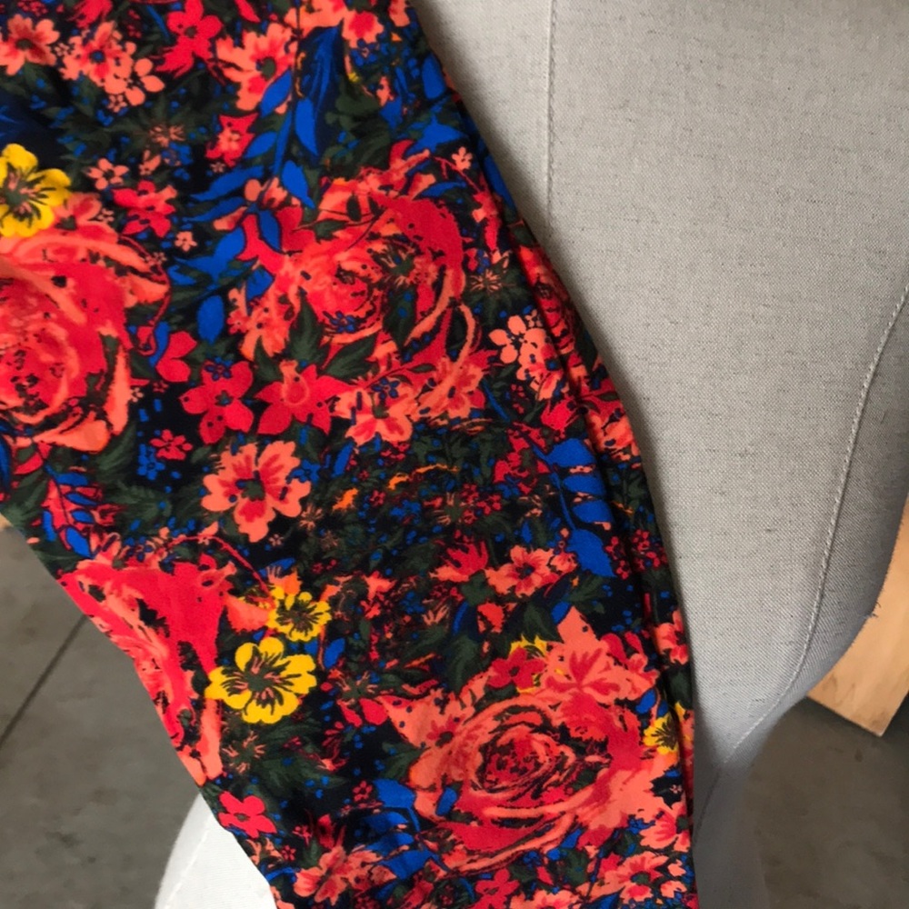NWOT LuLaRoe OS Leggings